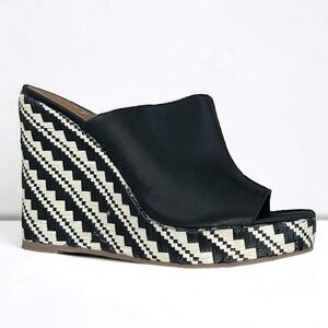 Crown Vintage Black Leather Jordania Wedges Women’s size 6.5